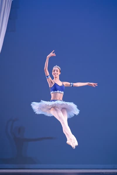 Vivi Guemez — Classical dancer, United States