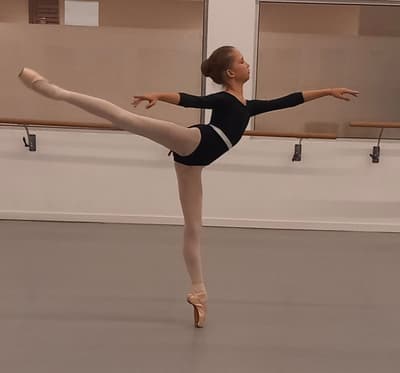 Alisa Lomovska — Classical dancer, France