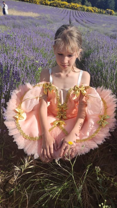 Alisa Lomovska — Classical dancer, France