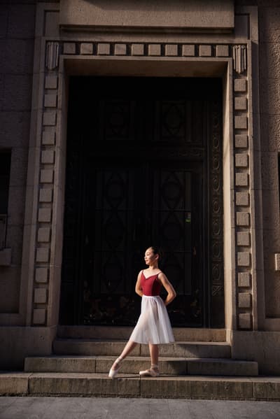 Julia Kent — Classical dancer, United States