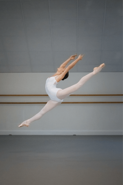 Elise Roquais — Classical dancer, France