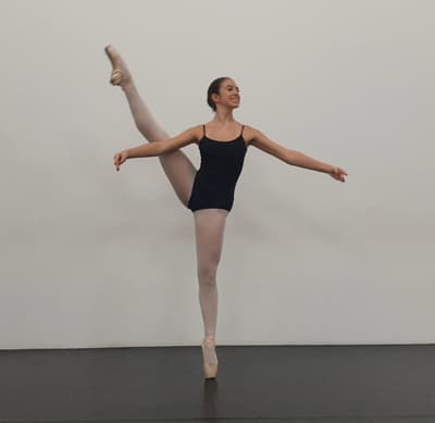 Laura PARIS — dancer, France