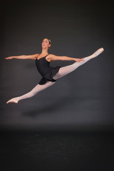Camilla Pont — Classical dancer, France