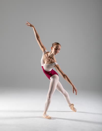 India Shackel — Classical dancer, paris, France