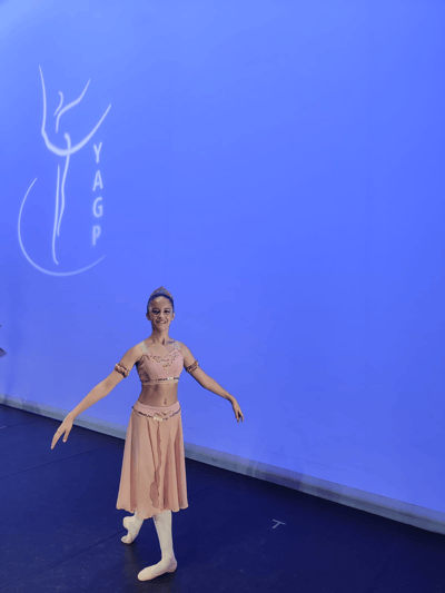 Louise Bernat Francq — Classical dancer