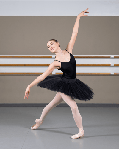 Sarah Lusetti — Classical dancer