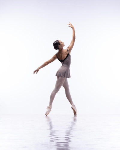 Diana Santos — Classical dancer