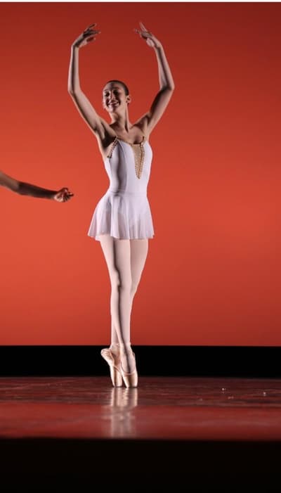 Sara Ricciardi — Classical dancer