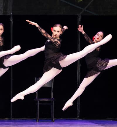 Charlotte Chloe Pelclova — Classical dancer