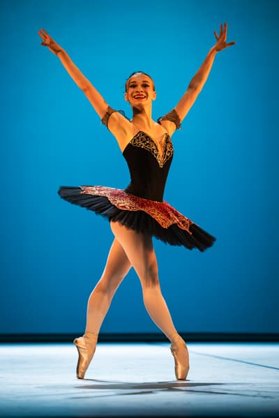 Charlotte Chloe Pelclova — Classical dancer
