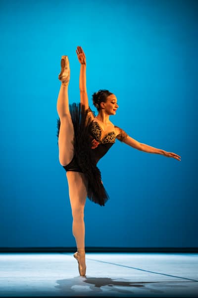 Charlotte Chloe Pelclova — Classical dancer