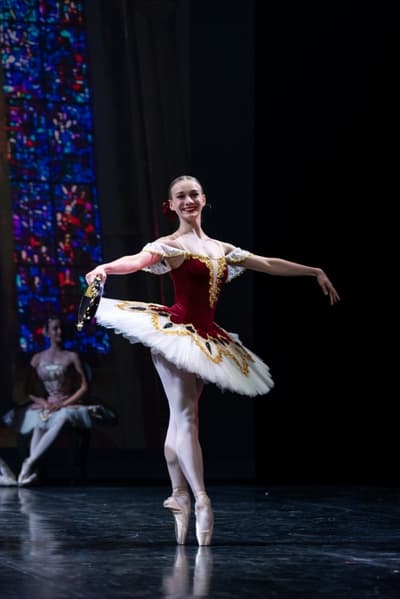 Charlotte Chloe Pelclova — Classical dancer