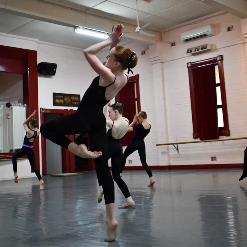 Thea Mellis — Classical dancer, Australia