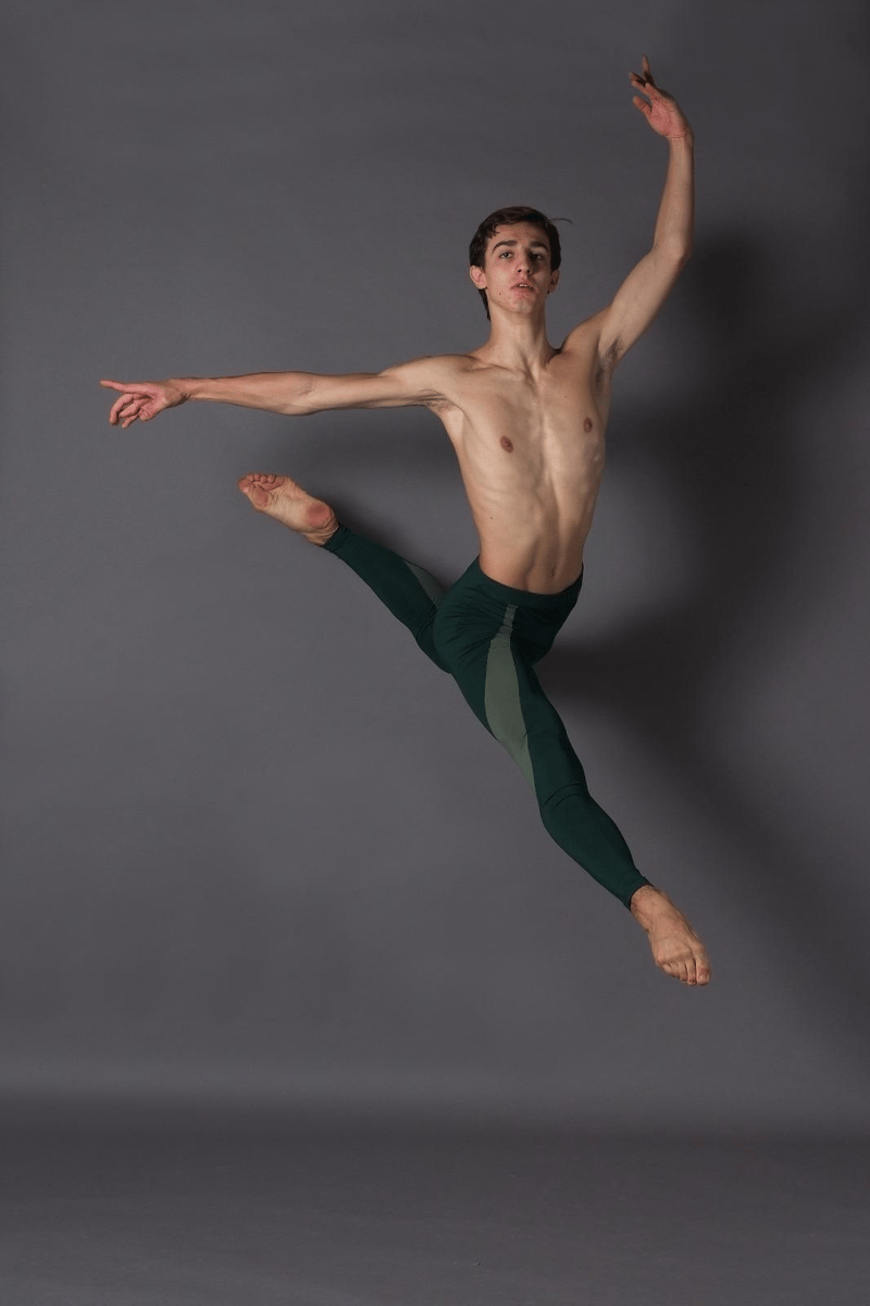Henrique Martins — Classical dancer