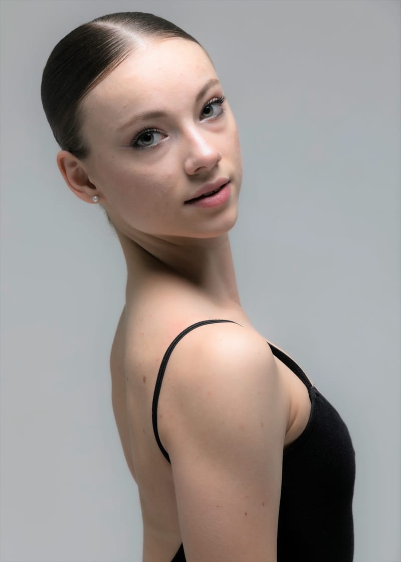 Francesca Sari — Neoclassical dancer