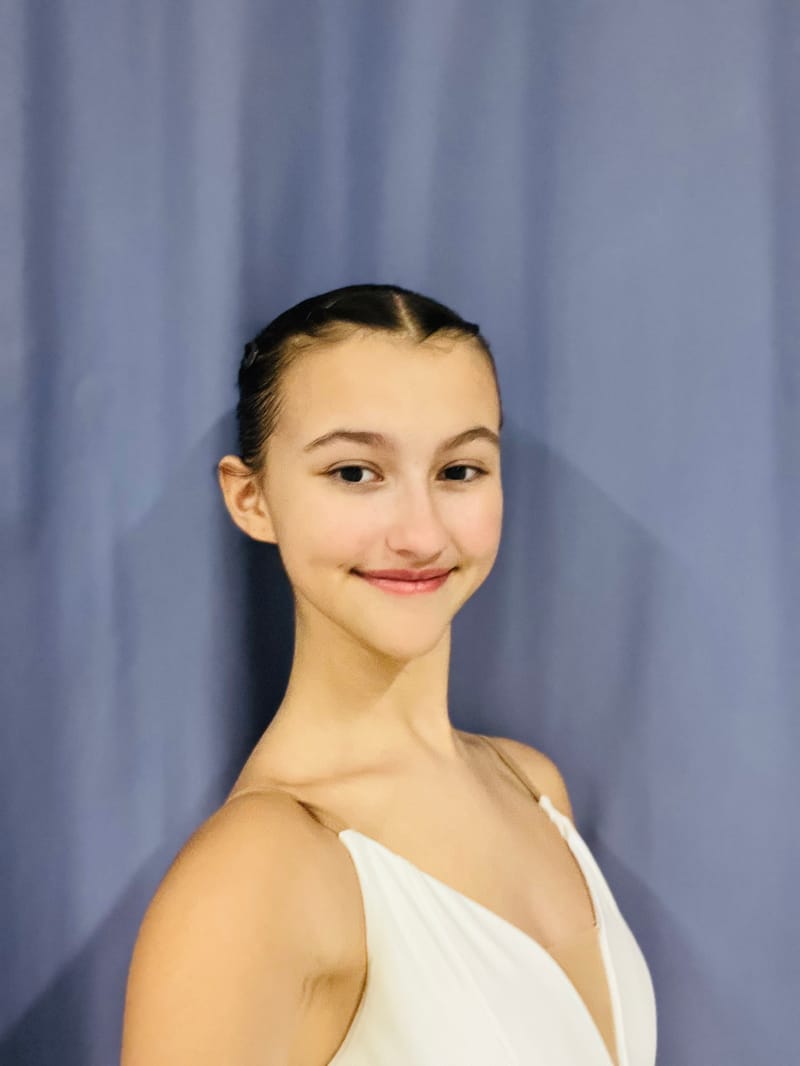 Chloé Akhtarzand — Classical dancer
