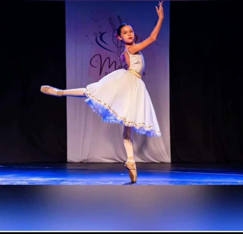 Julia Soares — Classical dancer, Brazil