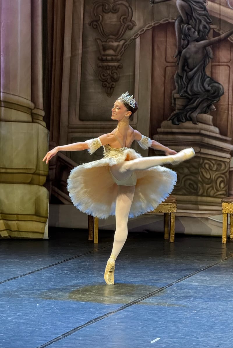 Lisa Quevedo — Classical dancer, Goiânia, Brazil