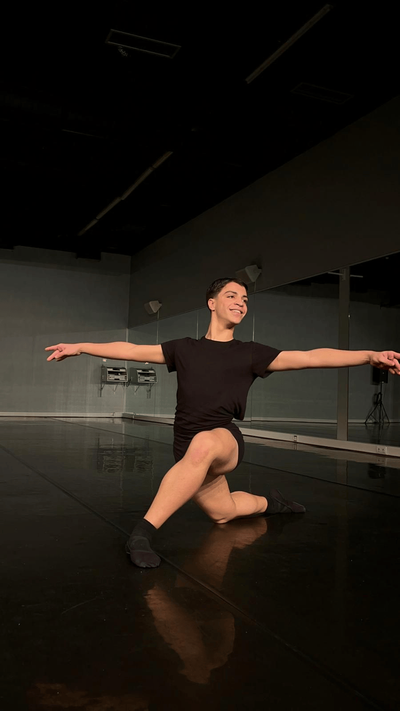 Isaac Maia — Classical dancer, Madalena