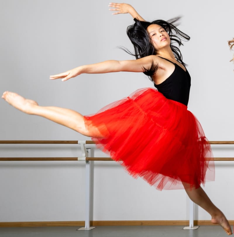 Lilou Lamour — Classical dancer, France