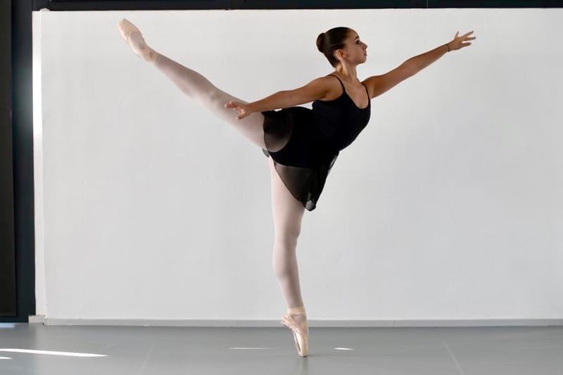 Lilou Kort-Chérif Glauda — Classical dancer, France