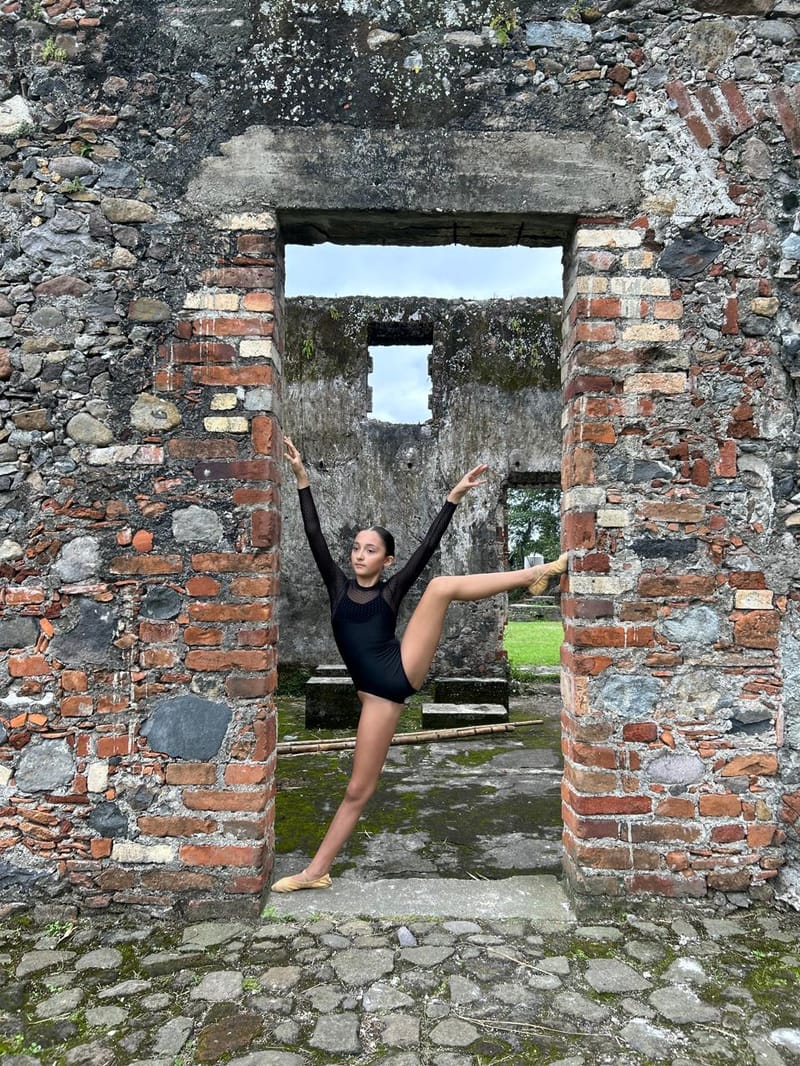 REGINA SOLIS LAGUNAS — Contemporary dancer, Mexico