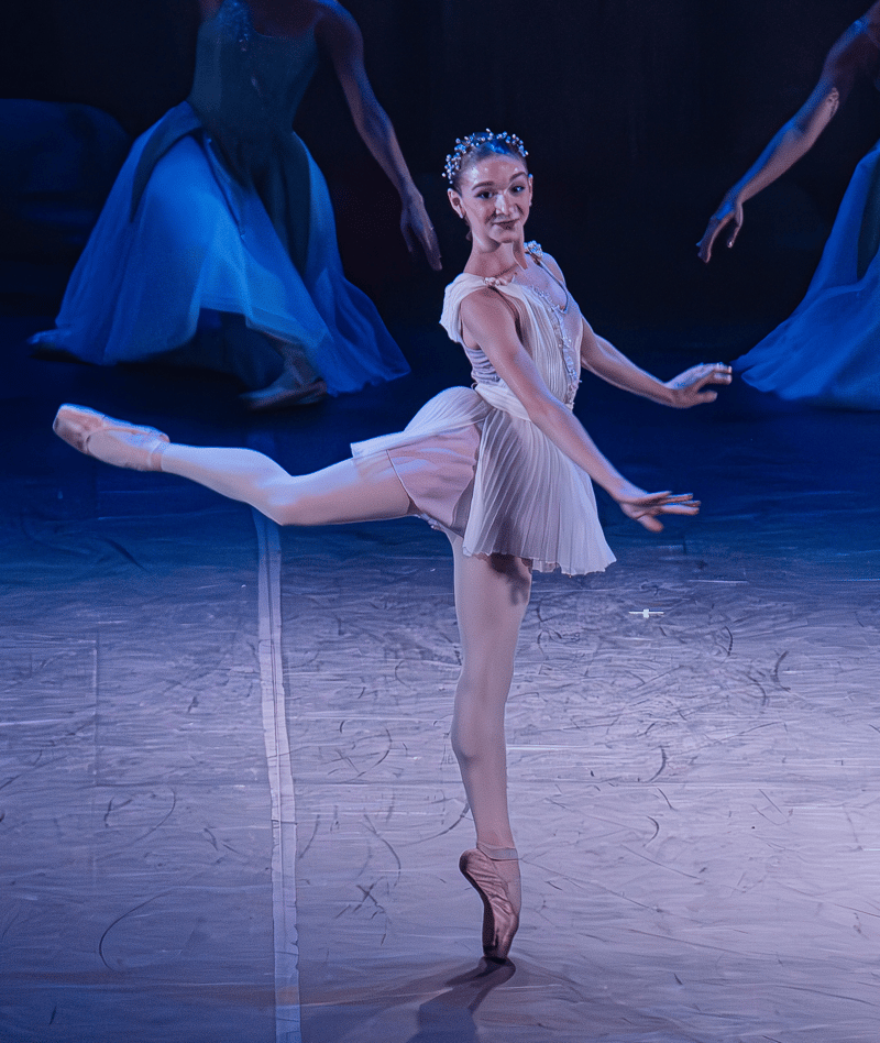 Bruna Cadinelli — dancer