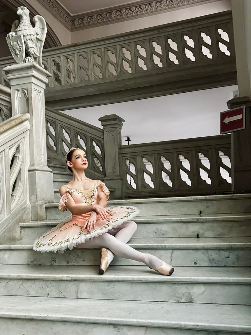 Jasmine Costinescu — Contemporary dancer, Romania