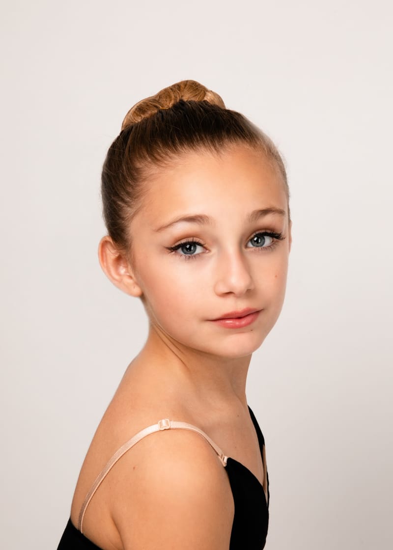 Ariana Nicozisis — Classical dancer, United States
