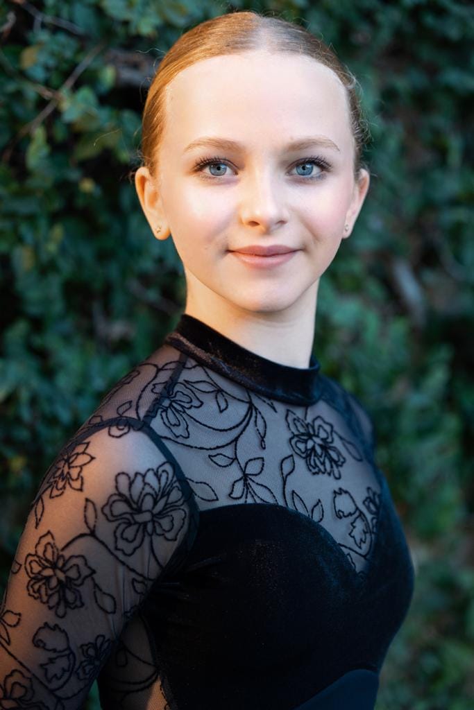 Mika Weiss — Contemporary dancer, Switzerland