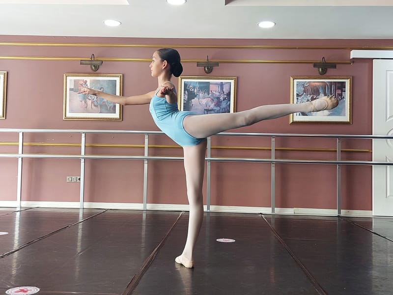 Güneş Güçlü — Classical dancer, Türkiye