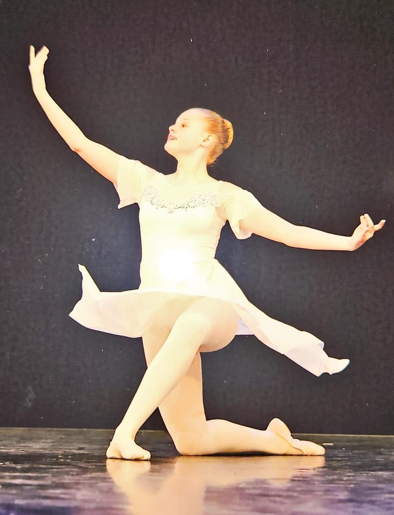 Ambre ERNI — Classical dancer, France