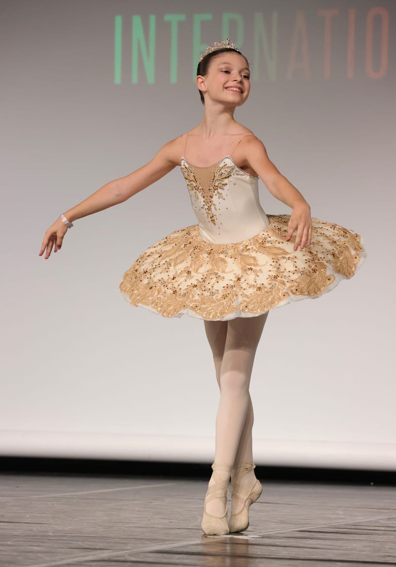 Lily Frediani — Classical dancer, France