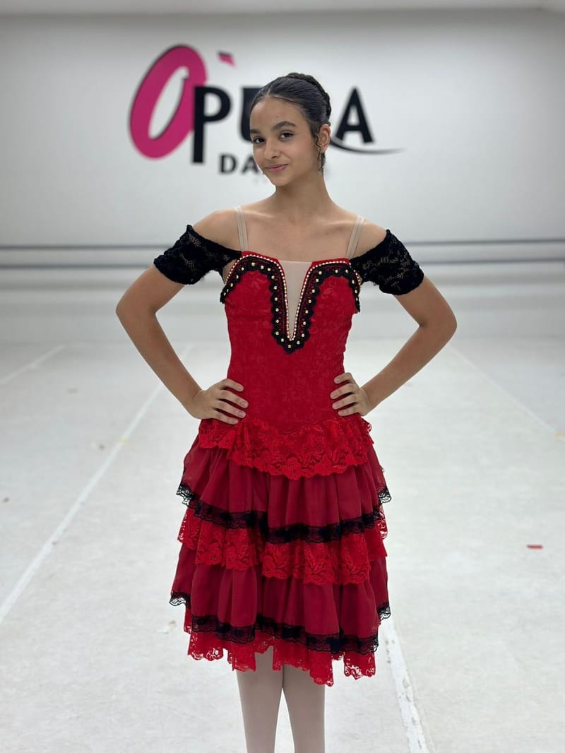 Aline Martinelli Costa — dancer, Brazil