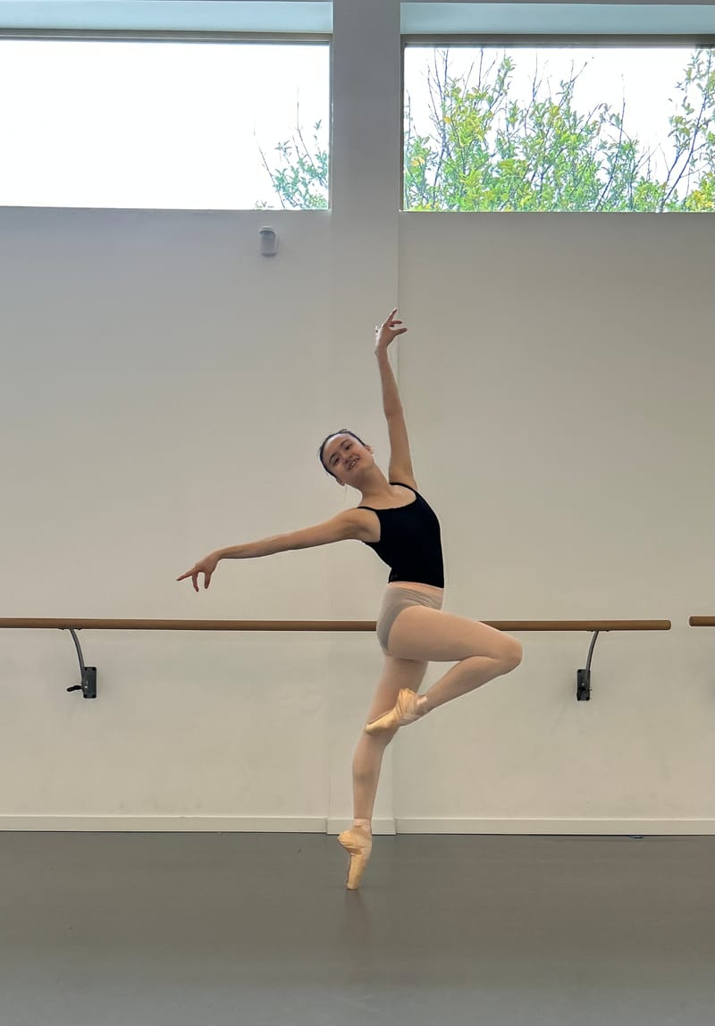 Yiyi Huang — Classical dancer, France