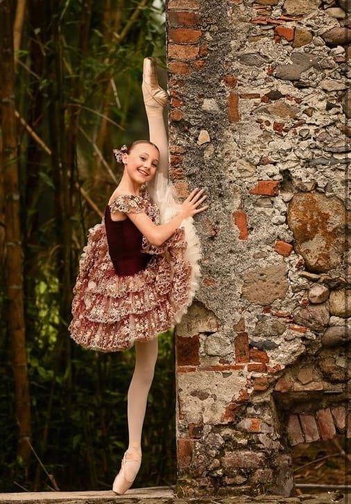 Tova Tustin — Classical dancer, United States