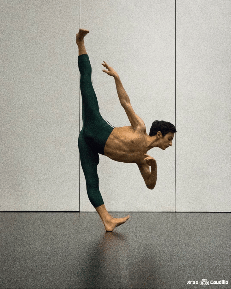 Roberto Tarantino — Classical dancer