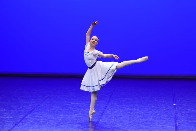 Léa Läderach — Classical dancer, France