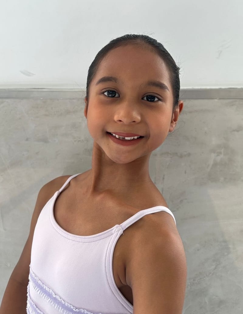 Semesta Erdian — Classical dancer, Indonesia