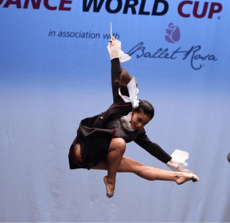 Laura Gallego — Modern dancer
