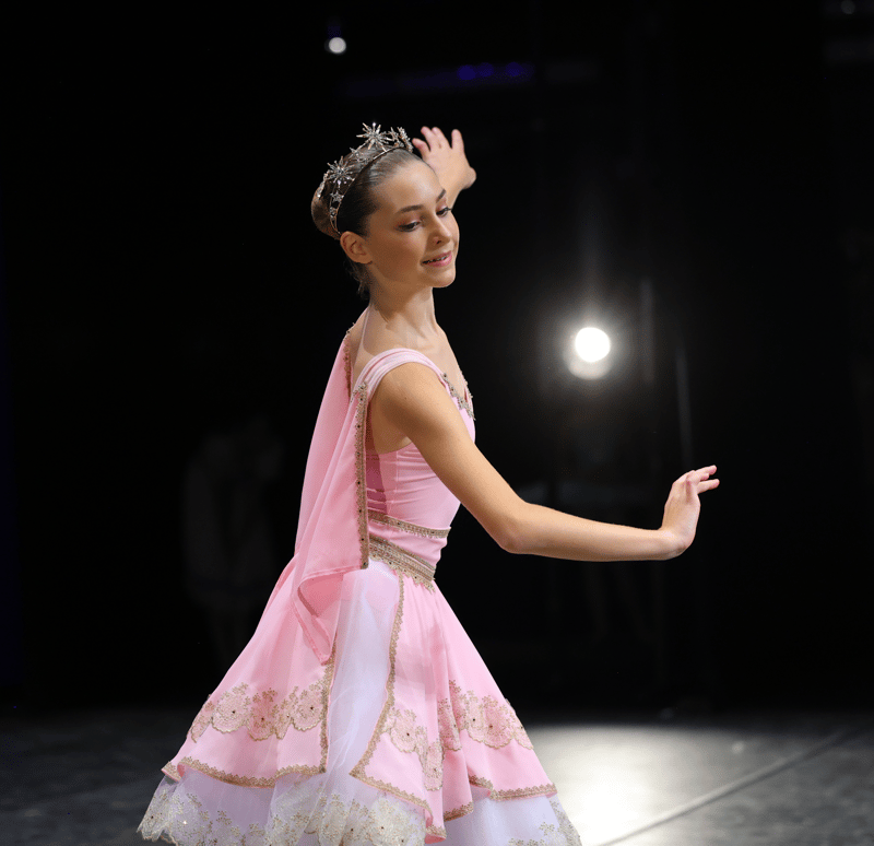 Lea Vasselin — Classical dancer, CANDILARGUES, France