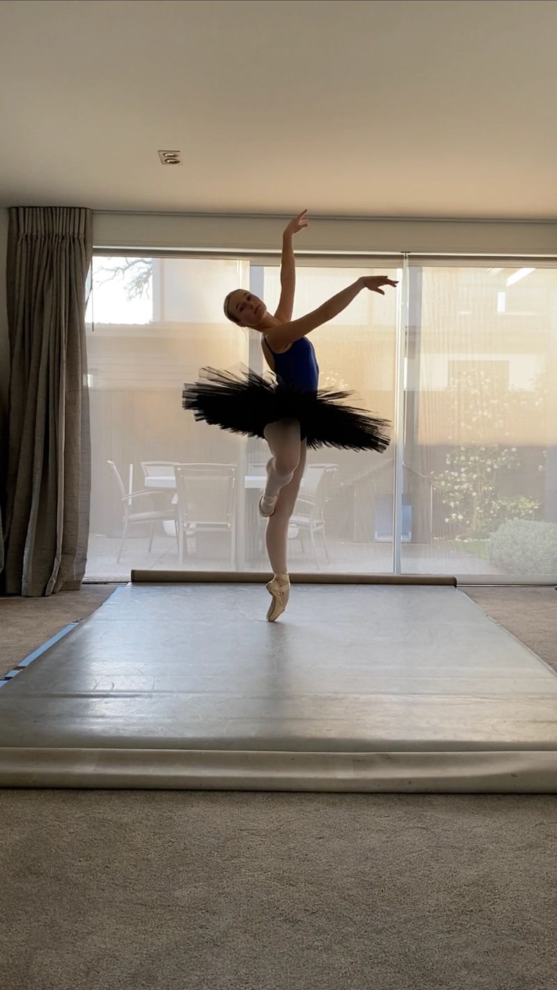 Bonnie Graves — Classical dancer, New Zealand