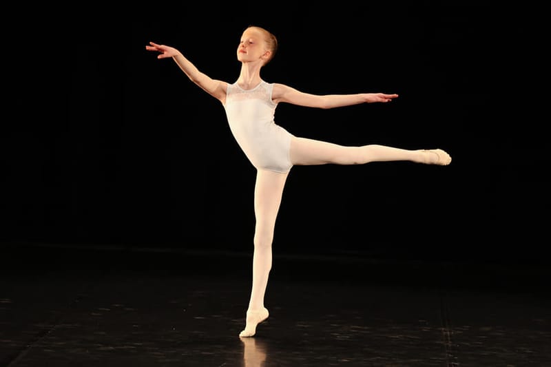 Lobke Arnoes — Neoclassical dancer, Belgium