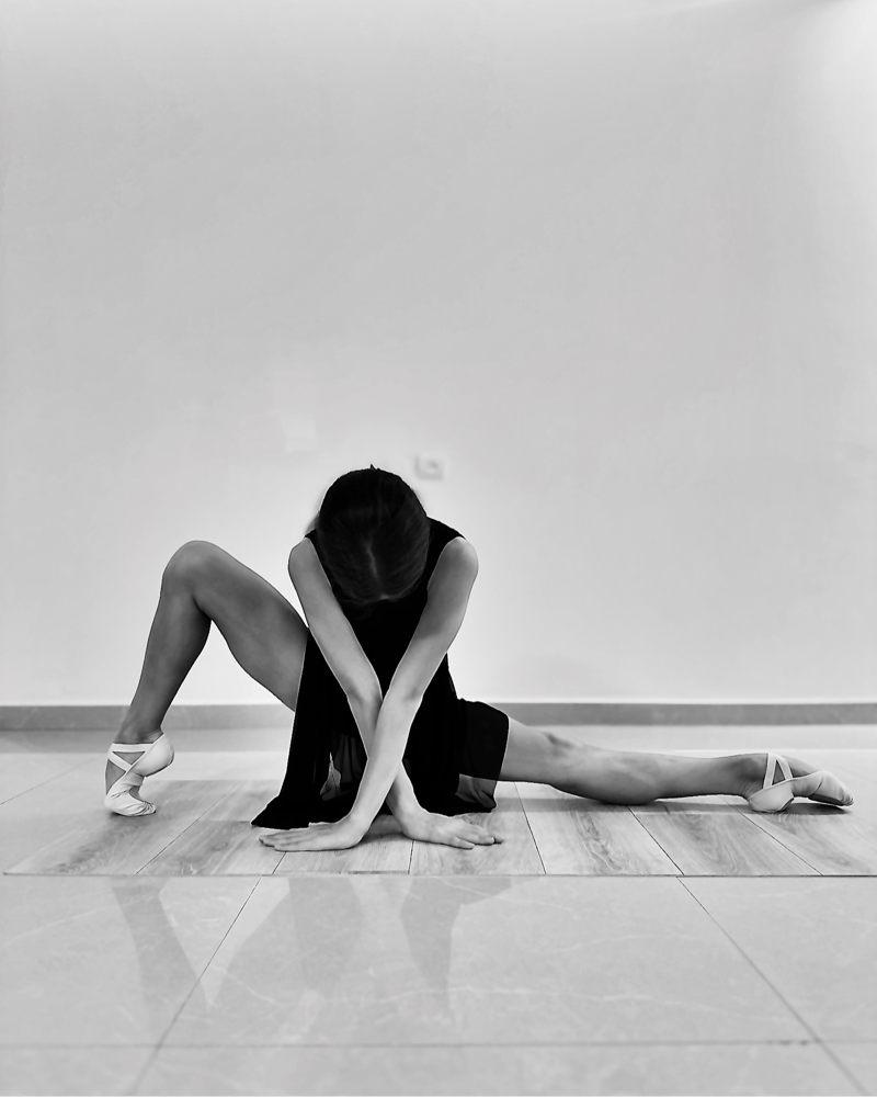 Teona Shkolnik — Classical dancer