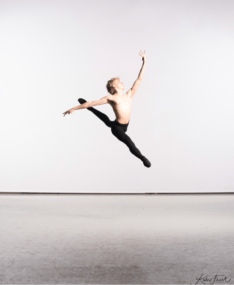 Thomas Kujawa — Classical dancer