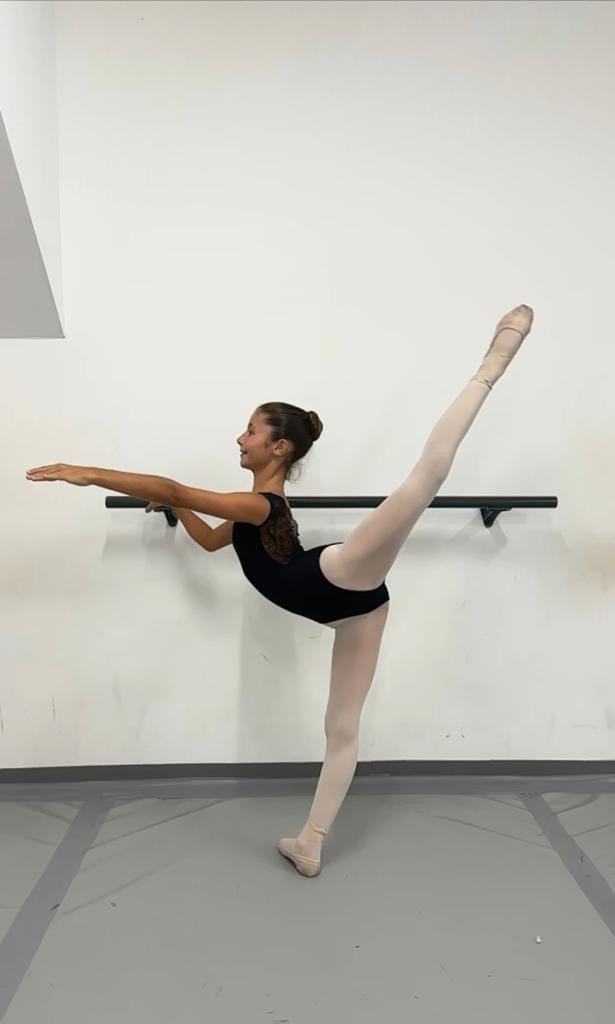LECOMTE Nell — Classical dancer, France