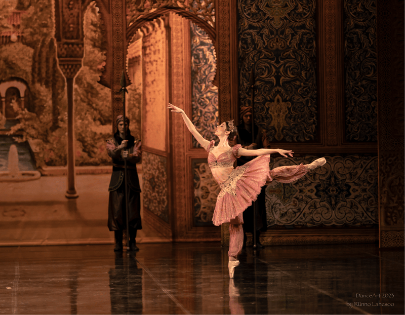 Anthea van der Ham — Classical dancer