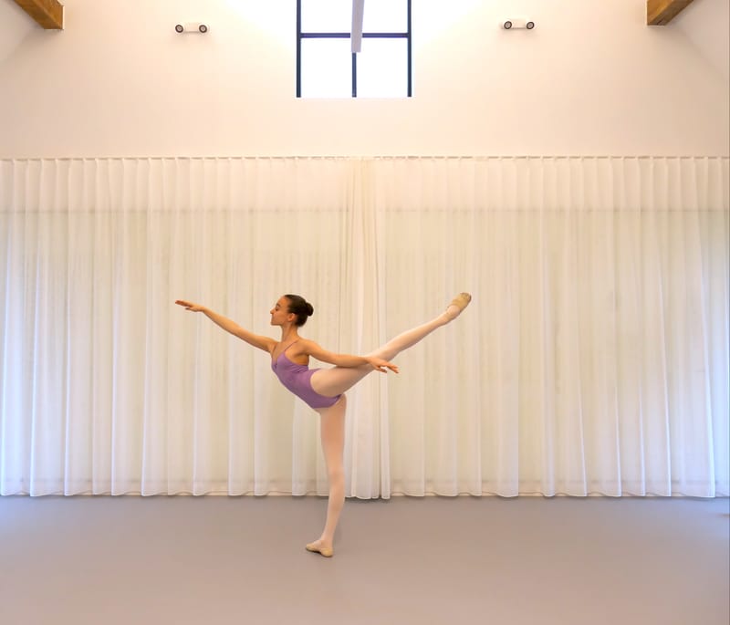 Lisse Takacs — Classical dancer