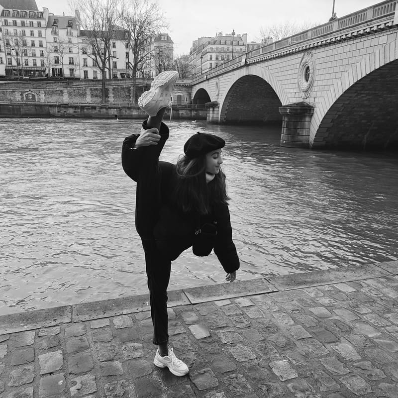 Carolina Santos — Classical dancer