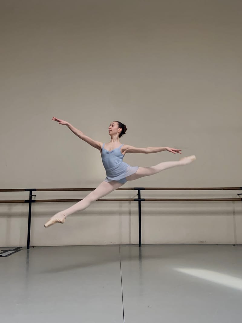Valentine Palaze-lacombe — Classical dancer